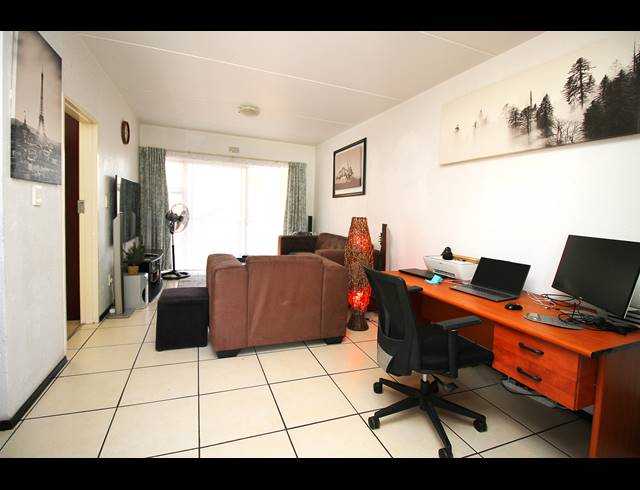 1 BEDROOM APARTMENT FOR SALE IN FERNDALE